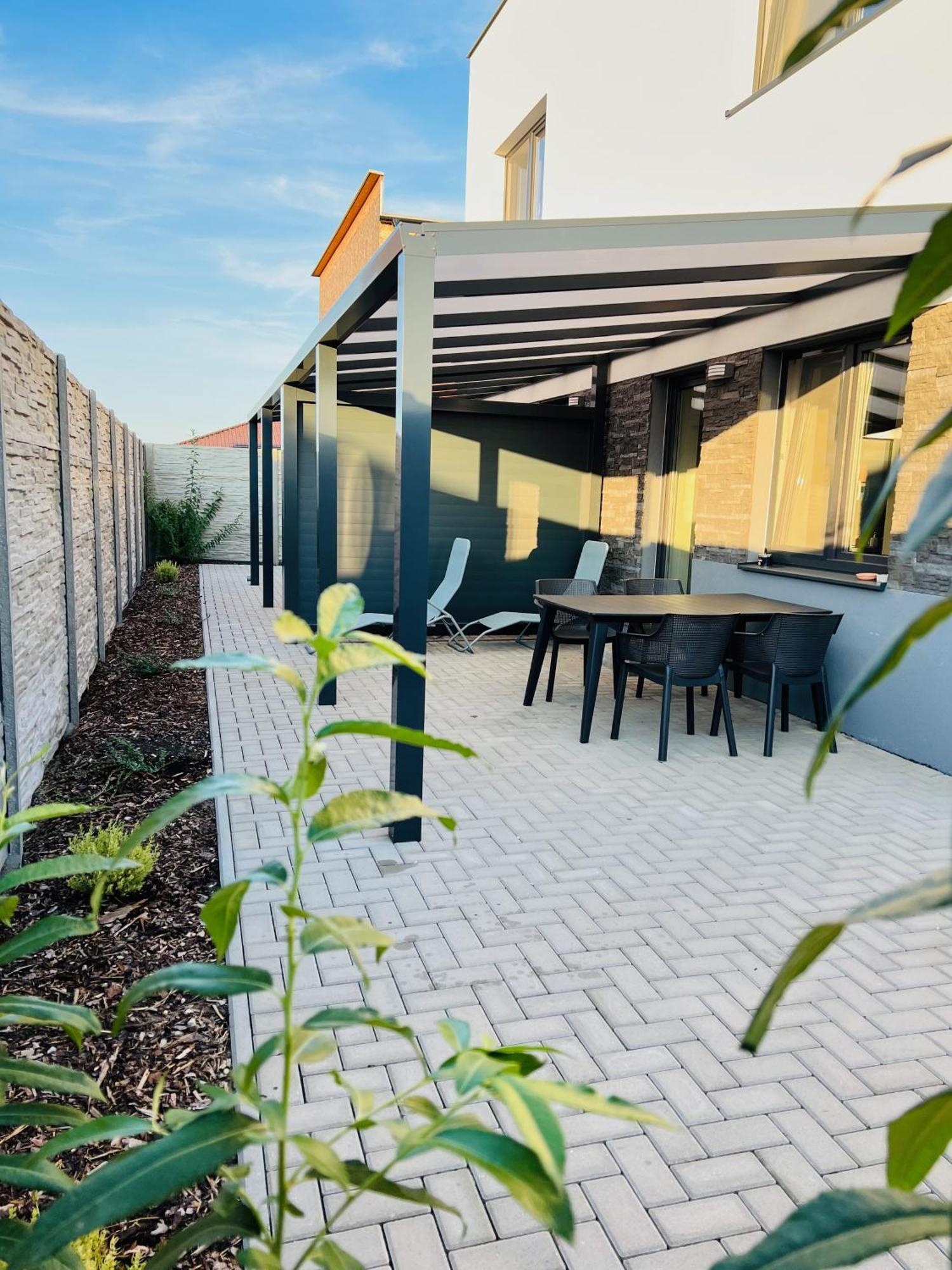 Apartmany Catalina Nesvady Exterior foto
