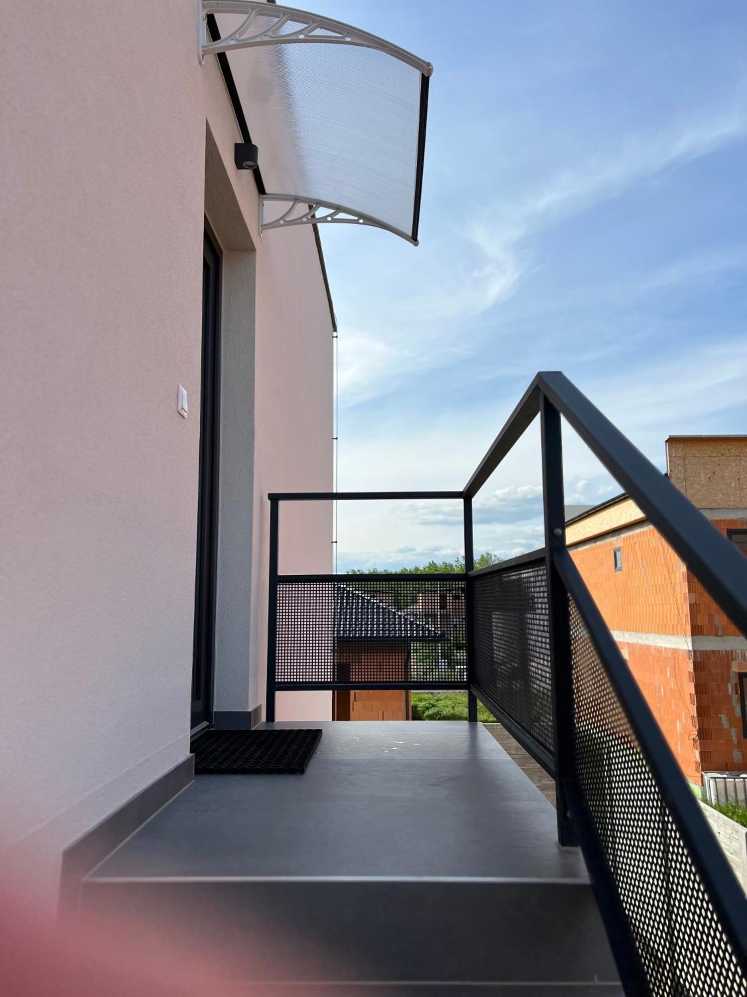 Apartmany Catalina Nesvady Exterior foto